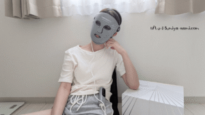 カレントボディマルチライトマスクを使うみやなみ